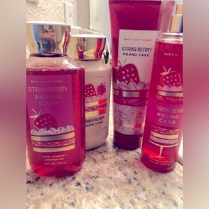 Bath and body strawberry pound cake set